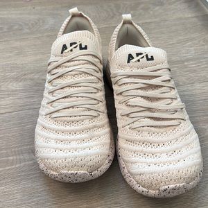 APL Beige shoes with speckle bottom